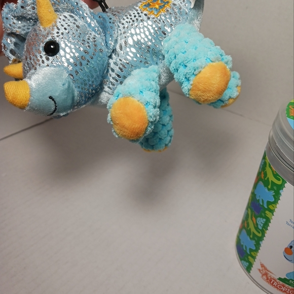 Scentsy Buddy Clip Terra The Tricetatops Scented Tropic Tango - Picture 5 of 6